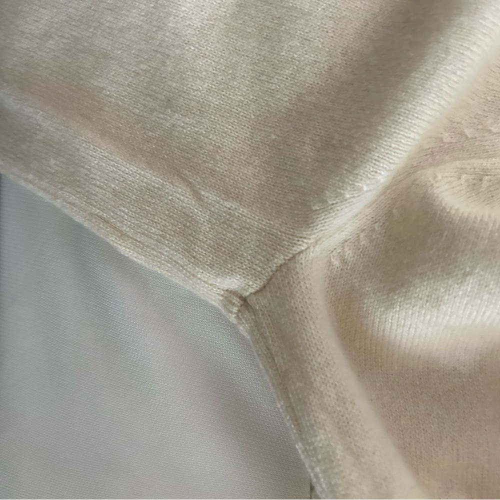Uniqlo Cashmere Sweater - Picture 5 of 5
